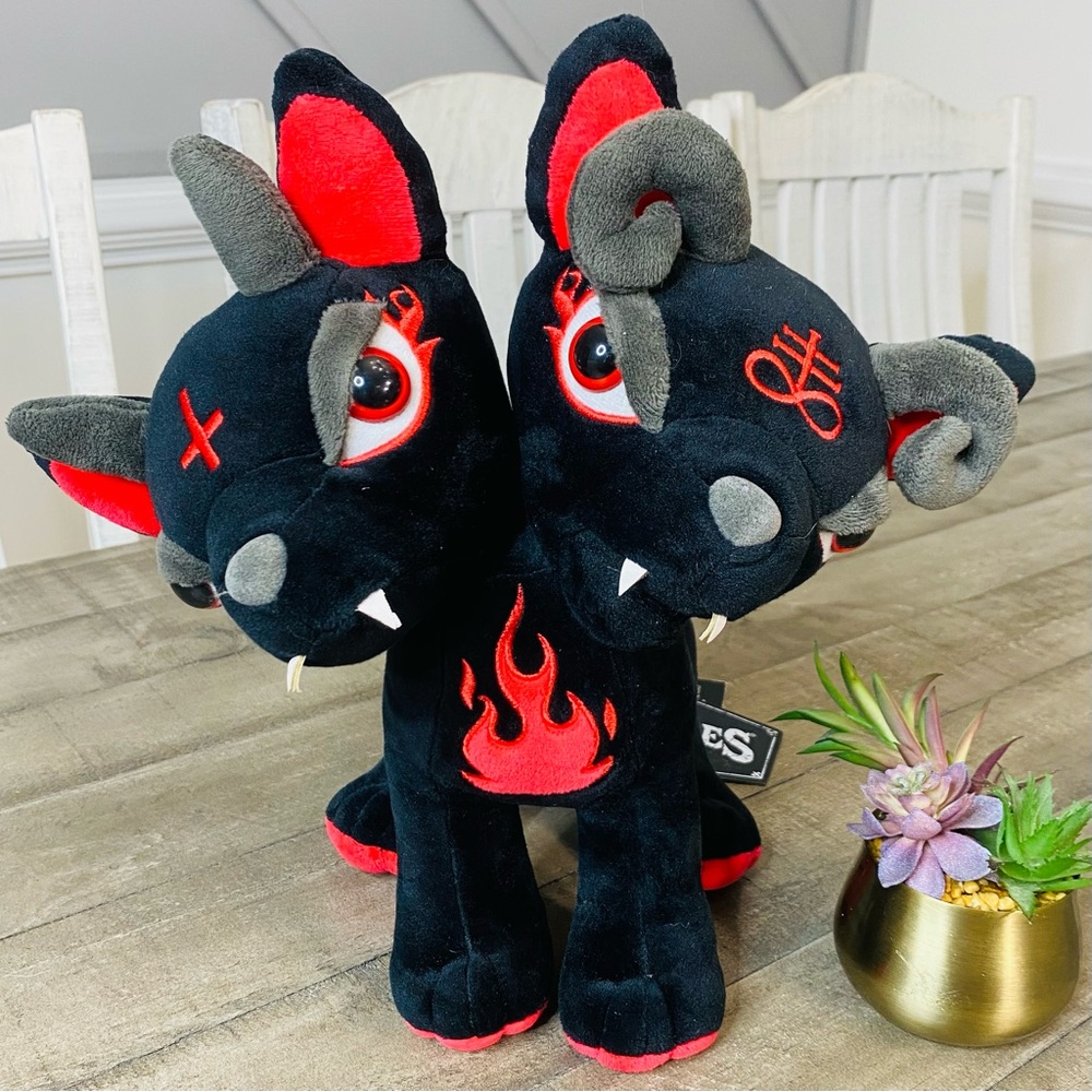 Killstar Kreepture -‎ Hellhound 2020 Two-Headed Dog Goth Stuffy Plush New